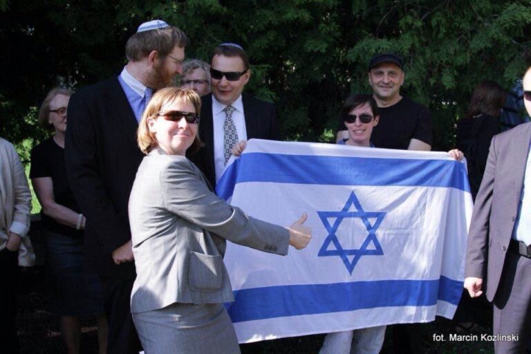 Am Yisrael Hai Monika Krawczyk