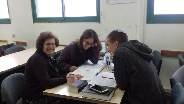 Miriam Lorie Studying at the Pardes Beit Midrash
